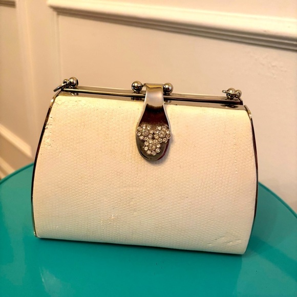 unknown Handbags - VINTAGE WHITE FAUX LEATHER HARDCASE CLUTCH WITH RHINESTONE AND SILVERTONE DECOR